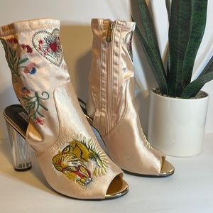 Sz 10 Pink Satin Rare Cape Robbin High Heel Booty